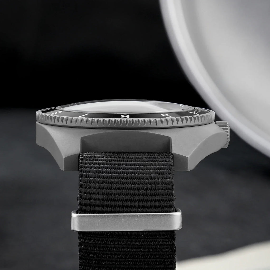 Watchdives WD1972 Quartz Watch VH31 Sweep Seconds Movement Sapphire Crystal BGW9 Luminous 20Bar Waterproof Vintage Men Watches