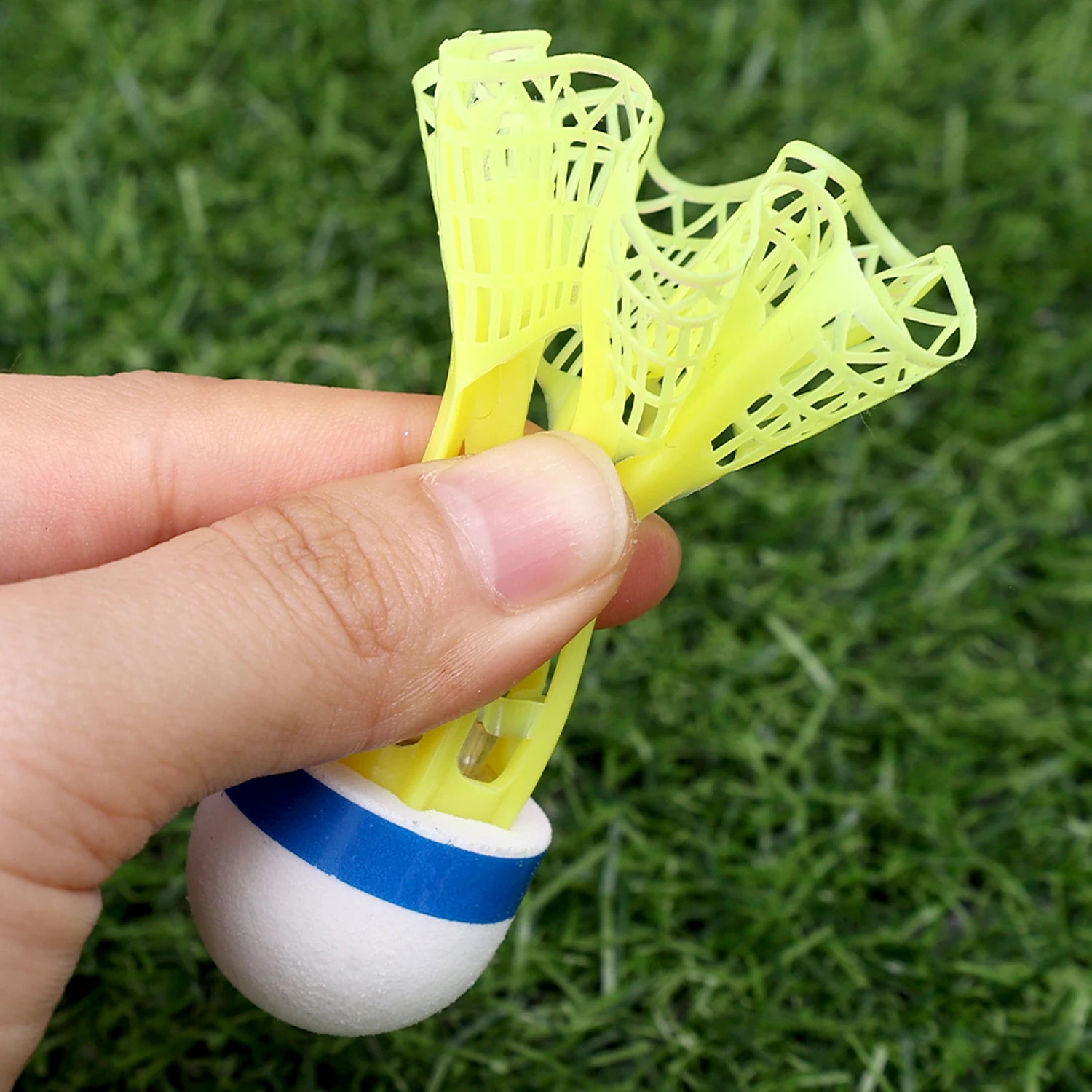 8/1PCS Windproof Light-up Badminton Durable Yellow Nylon Shuttlecocks Badminton Indoor Outdoor Sports Badminton Training Balls